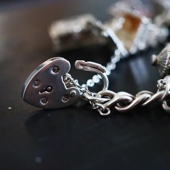 イギリス製 ヴィンテージシルバーチャームブレスレット