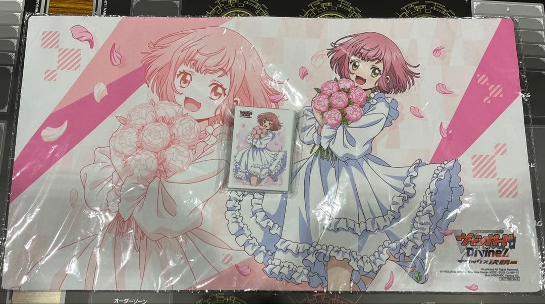 WGPデラックス2025 名古屋会場限定　プレイマッ＆スリーブ 羽根山ウララ WGPデラックス2025 プレイマット スリーブセット羽根山ウララ - メルカリ