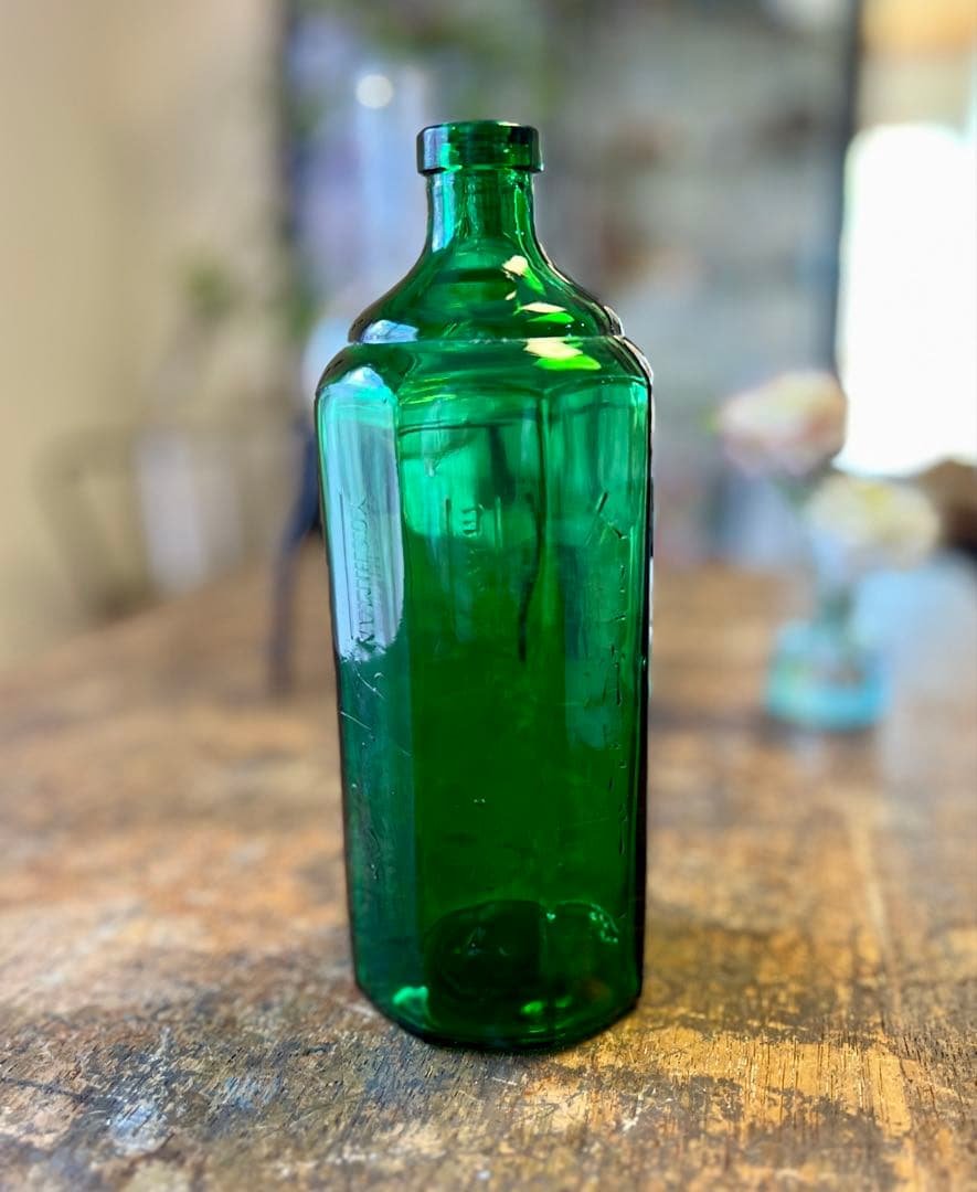 人體消毒新薬ビン　ヨシマン　リゾホルム　八角瓶　神薬　エンボス　ガラスビン 薬瓶 54 / あんてぃかーゆ便り