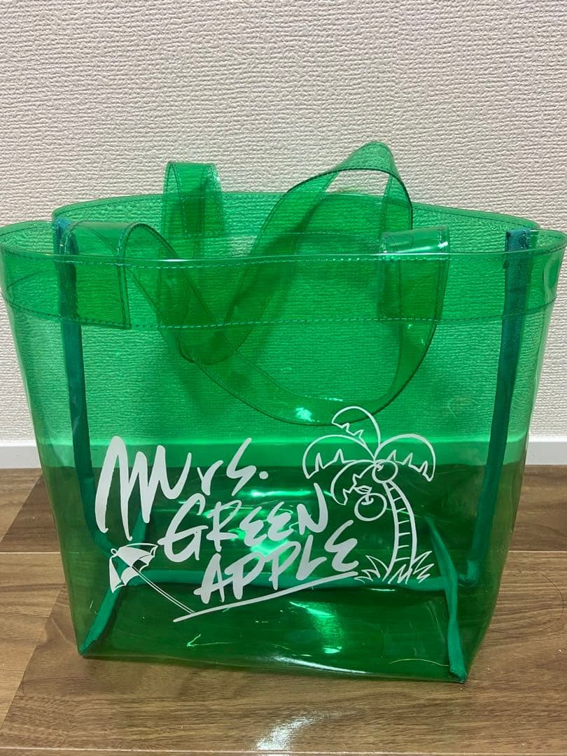 Mr.s Green Appleグッズのクリアバッグ