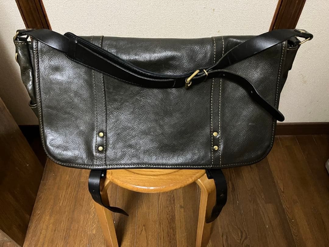 ヘルツ　メッセンジャーバッグ　ショルダーバッグ　herz CM-100 Ｌ 総革で作ったサイズ展開豊富なメッセンジャーバッグ / 革鞄のHERZ